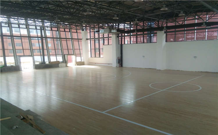 山东专业实木运动地板图片