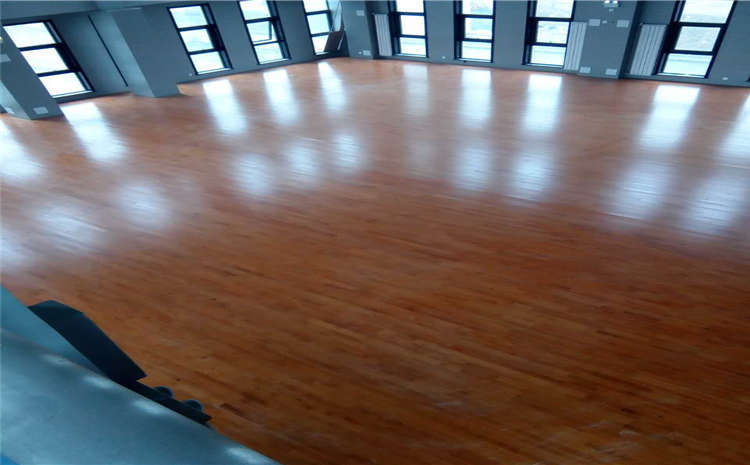 篮球场运动木地板多少钱一平米？