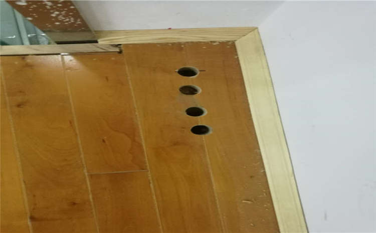 如何简单辨别硬木企口运动木地板的好坏？