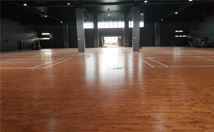 篮球木地板场馆都是怎么施工