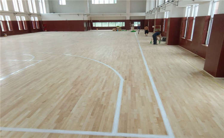 专业的篮球场运动木地板是怎样的？