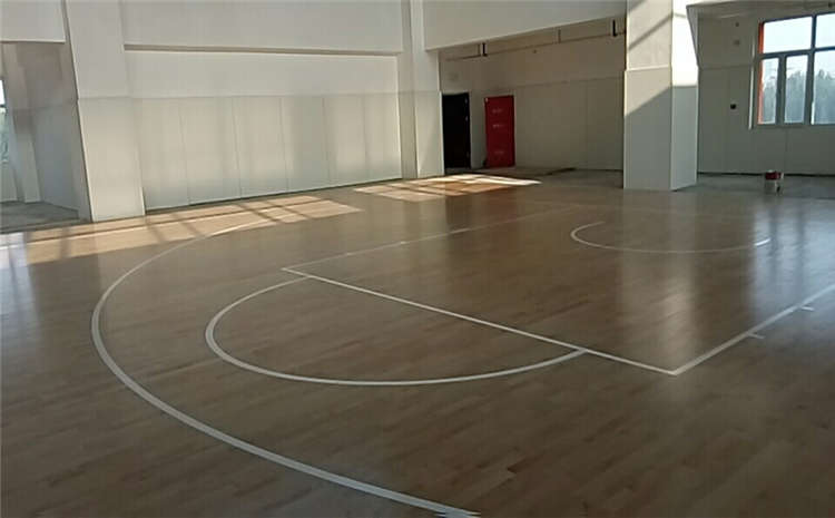 22厚排球馆木地板一般多少钱？