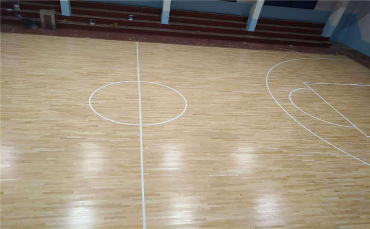 枫桦木篮球场木地板多少钱一平米？