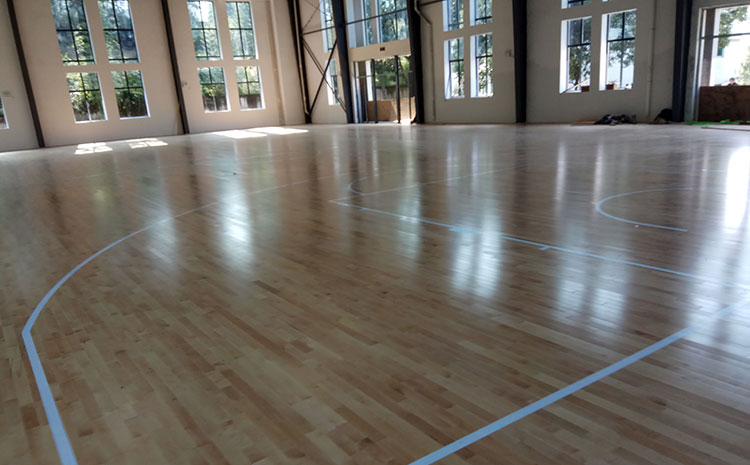 篮球场木地板是如何工作的？