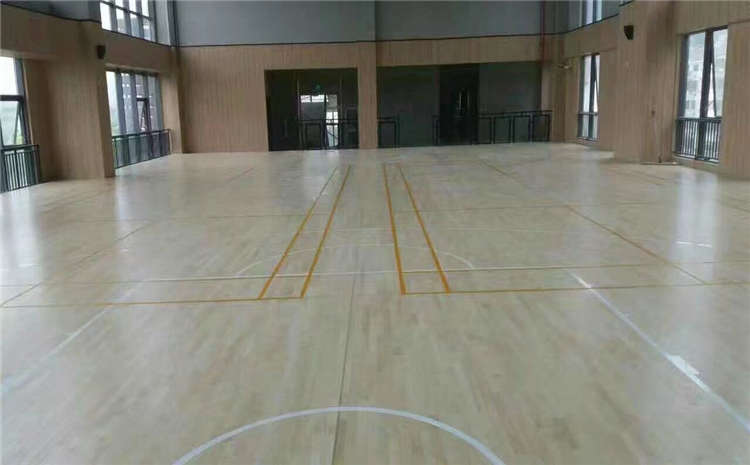 松木运动篮球地板怎么翻新