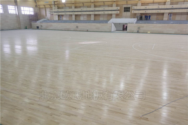 广东湛江钢铁厂篮球馆木地板案例