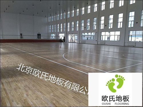 篮球馆运动木地板场地划线的工艺方法