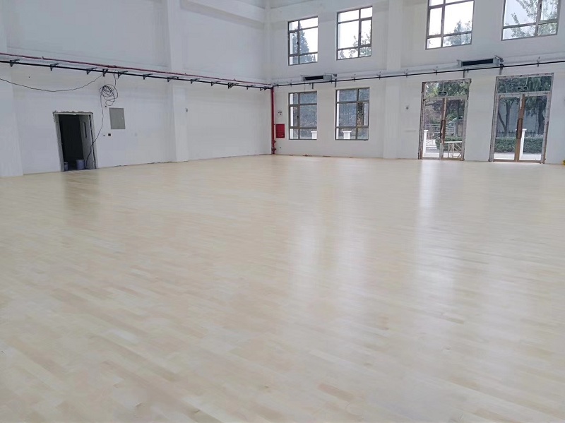 北京空军某部室内球场木地板竣工